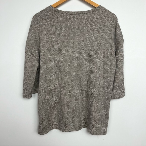 Lily Morgan light grey knit pullover. - Picture 6 of 6